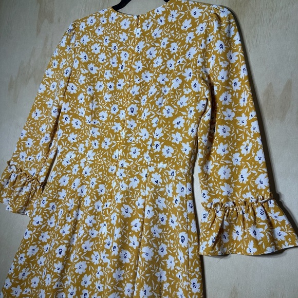 Eliza J Marigold Floral Mini Dress Size 4 - Picture 11 of 11